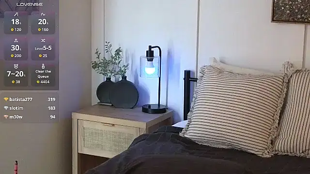 Snapshot of CharlotteDoe chatting on 09/30/25, 03:39 CharlotteDoe online show from 09/30/25, 03:39