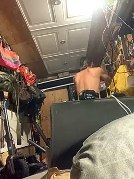 Snapshot of Likewise chatting on 11/26/25, 12:39 Likewise online show from 11/26/25, 12:39