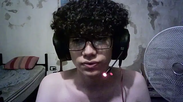 Snapshot of Emv2 chatting on 02/26/25, 05:31 Emv2 online show from 02/26/25, 05:31