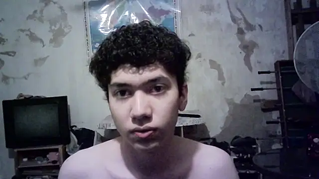 Snapshot of Emv2 chatting on 10/10/25, 05:39 Emv2 online show from 10/10/25, 05:39