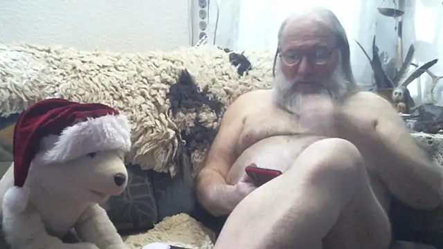 Snapshot of SexySantaC chatting on 12/21/25, 08:05 SexySantaC online show from 12/21/25, 08:05