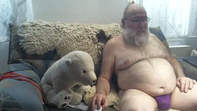 Snapshot of SexySantaC chatting on 01/06/26, 04:32 SexySantaC online show from 01/06/26, 04:32