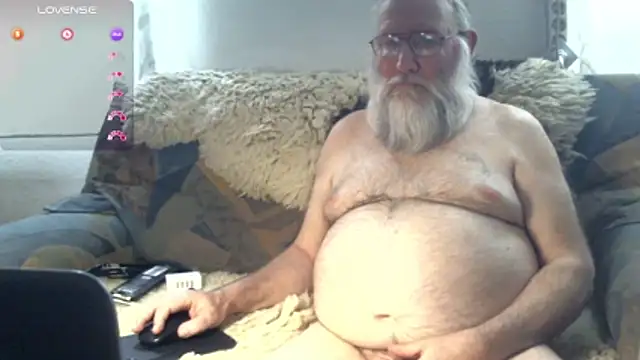 Snapshot of SexySantaC chatting on 04/03/26, 07:12 SexySantaC online show from 04/03/26, 07:12