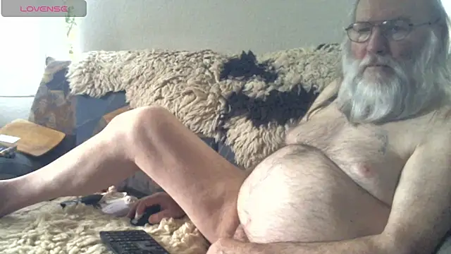Snapshot of SexySantaC chatting on 04/13/26, 08:09 SexySantaC online show from 04/13/26, 08:09