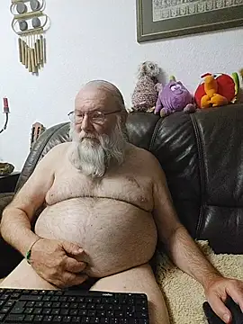 Snapshot of SexySantaC chatting on 05/13/26, 08:06 SexySantaC online show from 05/13/26, 08:06