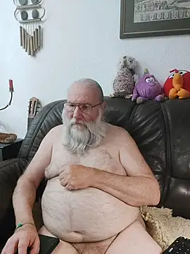 Snapshot of SexySantaC chatting on 05/20/26, 07:53 SexySantaC online show from 05/20/26, 07:53