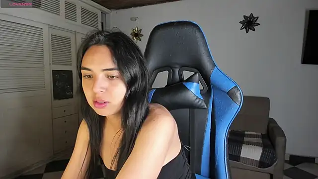 Snapshot of Miss_Nicole chatting on 12/20/24, 03:14 Miss Nicole online show from 12/20/24, 03:14