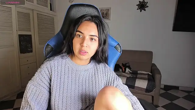 Snapshot of Miss_Nicole chatting on 12/20/24, 06:19 Miss Nicole online show from 12/20/24, 06:19