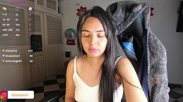 Snapshot of Miss_Nicole chatting on 12/24/24, 05:16 Miss Nicole online show from 12/24/24, 05:16