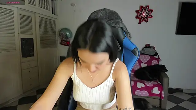 Snapshot of Miss_Nicole chatting on 12/25/24, 01:20 Miss Nicole online show from 12/25/24, 01:20