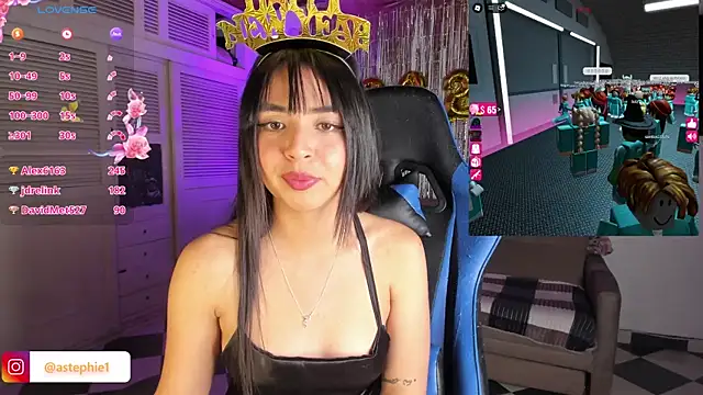 Snapshot of Miss_Nicole chatting on 01/01/25, 03:34 Miss Nicole online show from 01/01/25, 03:34