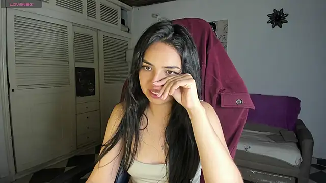 Snapshot of Miss_Nicole chatting on 01/14/25, 01:58 Miss Nicole online show from 01/14/25, 01:58