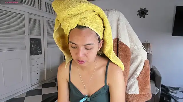 Snapshot of Miss_Nicole chatting on 01/15/25, 08:48 Miss Nicole online show from 01/15/25, 08:48