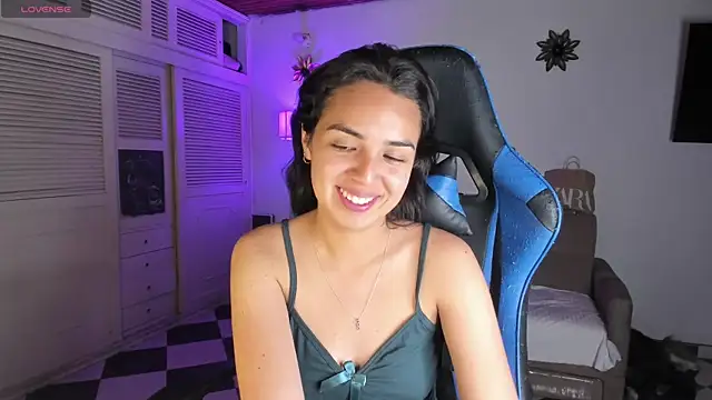 Snapshot of Miss_Nicole chatting on 01/16/25, 02:09 Miss Nicole online show from 01/16/25, 02:09