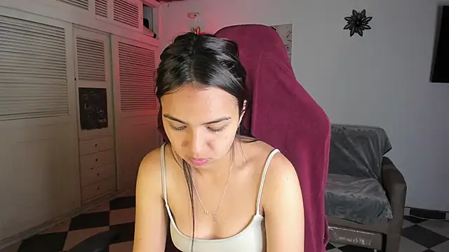 Snapshot of Miss_Nicole chatting on 01/30/25, 01:44 Miss Nicole online show from 01/30/25, 01:44