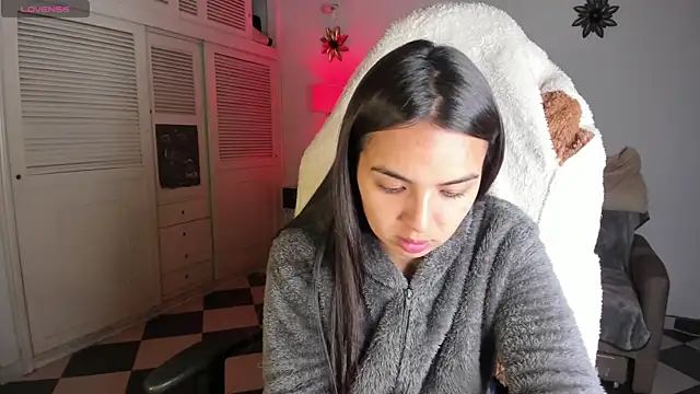 Snapshot of Miss_Nicole chatting on 02/01/25, 02:47 Miss Nicole online show from 02/01/25, 02:47