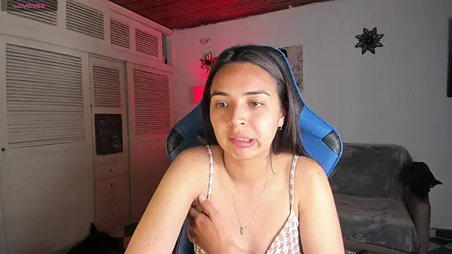 Snapshot of Miss_Nicole chatting on 02/05/25, 01:15 Miss Nicole online show from 02/05/25, 01:15