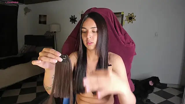 Snapshot of Miss_Nicole chatting on 02/06/25, 02:11 Miss Nicole online show from 02/06/25, 02:11