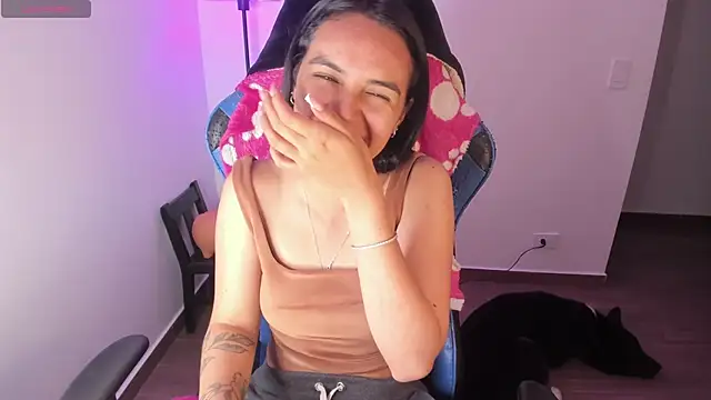 Snapshot of Miss_Nicole chatting on 11/02/25, 01:19 Miss Nicole online show from 11/02/25, 01:19