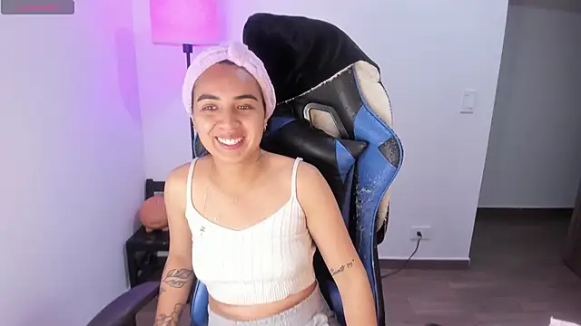 Snapshot of Miss_Nicole chatting on 11/05/25, 07:25 Miss Nicole online show from 11/05/25, 07:25