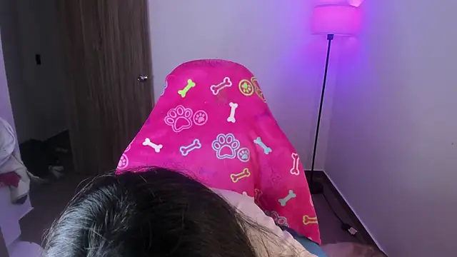 Snapshot of Miss_Nicole chatting on 11/30/25, 07:07 Miss Nicole online show from 11/30/25, 07:07