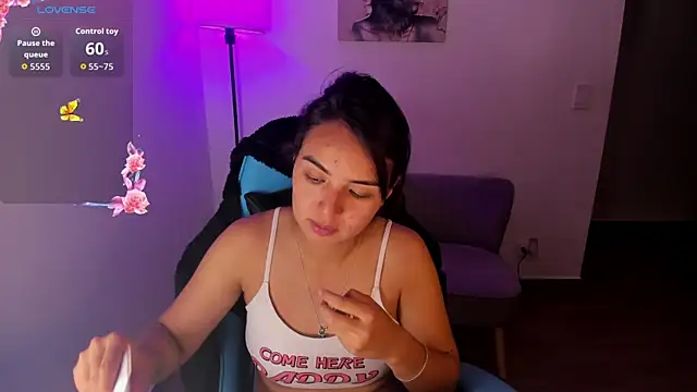 Snapshot of Miss_Nicole chatting on 05/07/26, 01:44 Miss Nicole online show from 05/07/26, 01:44