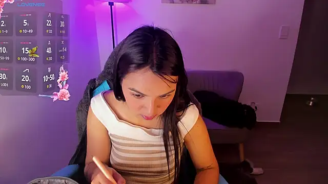 Snapshot of Miss_Nicole chatting on 05/24/26, 06:35 Miss Nicole online show from 05/24/26, 06:35