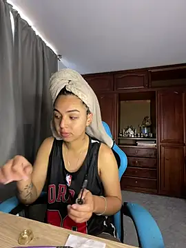 Snapshot of Miss_Nicole chatting on 06/19/26, 03:16 Miss Nicole online show from 06/19/26, 03:16