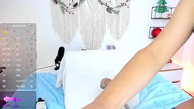 evaa rose online show from 12/14/25, 02:00