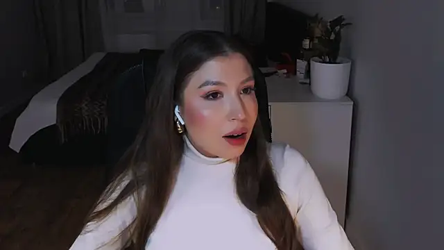 Snapshot of Eva_Chris chatting on 10/10/25, 05:12 Eva Chris online show from 10/10/25, 05:12