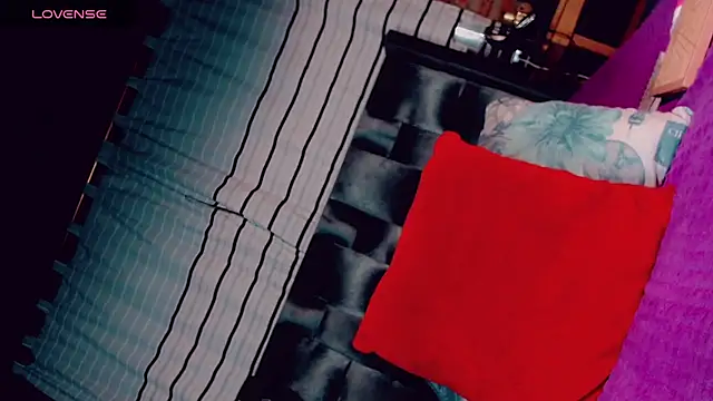 CharlotteBigCock online show from 02/21/25, 03:43