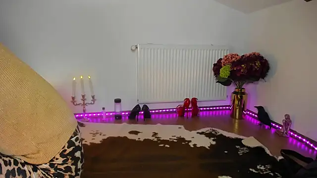 Snapshot of ViciousSiren chatting on 11/17/25, 05:35 ViciousSiren online show from 11/17/25, 05:35