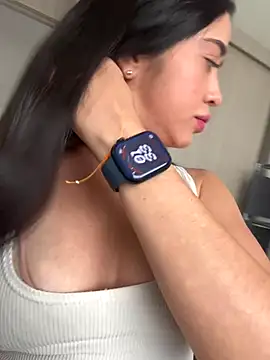 Snapshot of Reggie-Liam chatting on 09/24/25, 06:33 Reggie-Liam online show from 09/24/25, 06:33