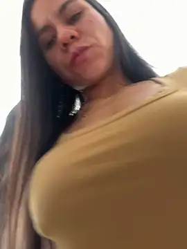 Snapshot of Reggie-Liam chatting on 09/26/25, 09:08 Reggie-Liam online show from 09/26/25, 09:08