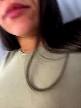 Snapshot of Reggie-Liam chatting on 10/30/25, 06:52 Reggie-Liam online show from 10/30/25, 06:52