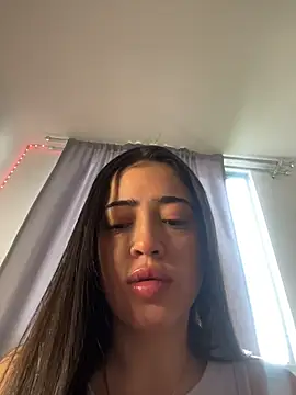 Snapshot of Reggie-Liam chatting on 11/22/25, 11:53 Reggie-Liam online show from 11/22/25, 11:53