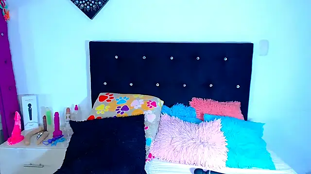 Snapshot of Jenng18 chatting on 10/24/25, 08:55 Jenng18 online show from 10/24/25, 08:55