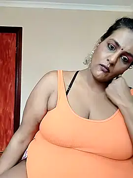 Snapshot of NWC4LYF chatting on 11/18/25, 08:41 NWC4LYF online show from 11/18/25, 08:41