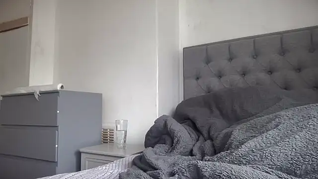 Snapshot of Bustyblondebabe32 chatting on 02/17/25, 12:48 Bustyblondebabe32 online show from 02/17/25, 12:48