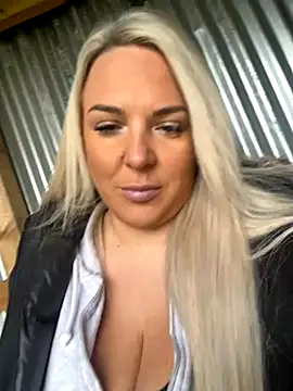 Snapshot of Bustyblondebabe32 chatting on 10/02/25, 08:10 Bustyblondebabe32 online show from 10/02/25, 08:10