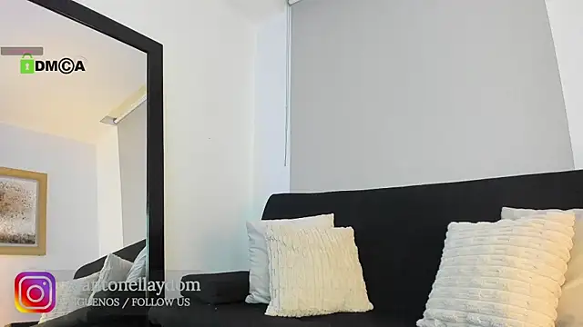 Snapshot of antonella_dom1 chatting on 04/15/26, 11:05 antonella dom1 online show from 04/15/26, 11:05