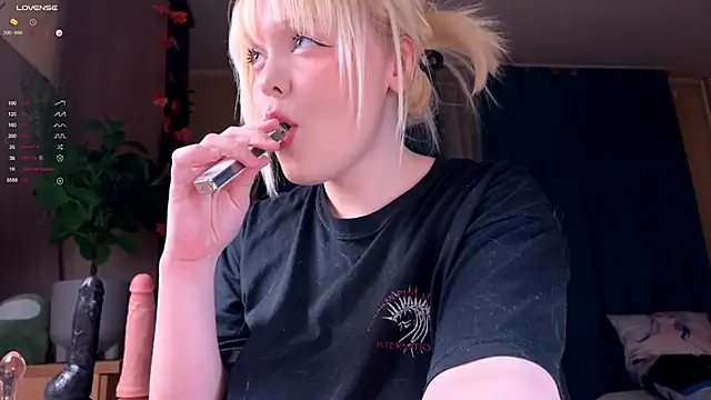 LisaLaas online show from 12/13/25, 10:04