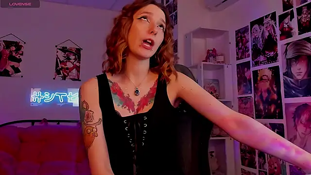 PrettyReckess online show from 01/02/25, 10:58