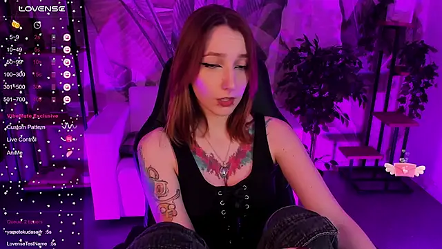 PrettyReckess online show from 01/27/25, 10:38