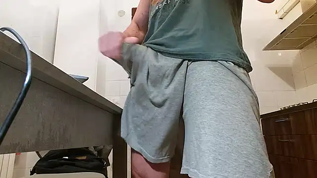 Snapshot of asa92921 chatting on 12/15/25, 04:33 asa92921 online show from 12/15/25, 04:33