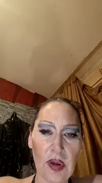 Snapshot of dominatrixredsonyja chatting on 02/15/25, 02:58 dominatrixredsonyja online show from 02/15/25, 02:58