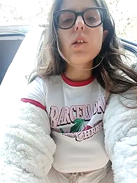 Snapshot of dolcehelena993 chatting on 11/07/25, 09:53 dolcehelena993 online show from 11/07/25, 09:53