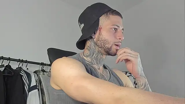 Snapshot of _jamesleandros1 chatting on 10/09/25, 11:03  jamesleandros1 online show from 10/09/25, 11:03