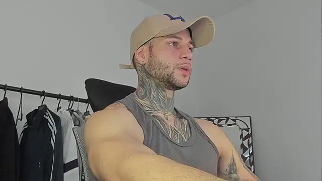 Snapshot of _jamesleandros1 chatting on 10/23/25, 03:11  jamesleandros1 online show from 10/23/25, 03:11