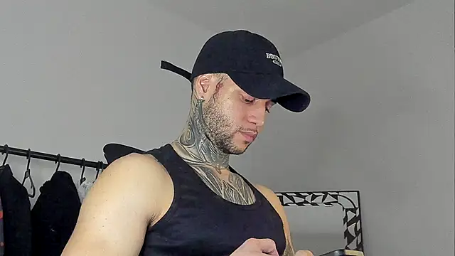 Snapshot of _jamesleandros1 chatting on 10/24/25, 03:36  jamesleandros1 online show from 10/24/25, 03:36